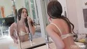 إنها تطلب ممارسة الكثير من الجنس كل يوم