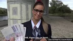 لديها مهبل جيد جدا وساخن