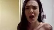 هي في حالة جيدة مع ديك كبيرة