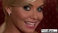 اخترق اثنين من المخنثين الشرج من قبل رجل مع الديك