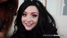 ممارسة الجنس مع رجل أسود يضع كل قضيبه في بوسها
