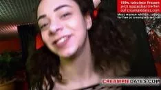 ممارسة الجنس الجماعي مع الشابات اللواتي يقفزن إلى العمل دون تفكير