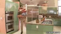 لقد كاد أن يمسك بصديقته عندما يمارس الجنس مع Fiisa