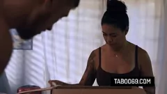الآسيوي MILF DANA VESPOLI FUCKS REPETSON في الزي العسكري للزوج