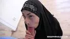 يريدك أن يعطيه لسان مختلف ويخبر زوجتك أنك كنت معها